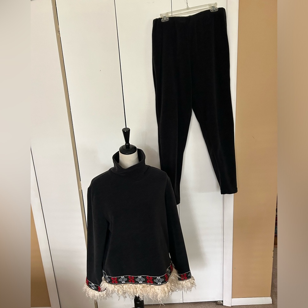 Alpine look ladies top and pants ensemble